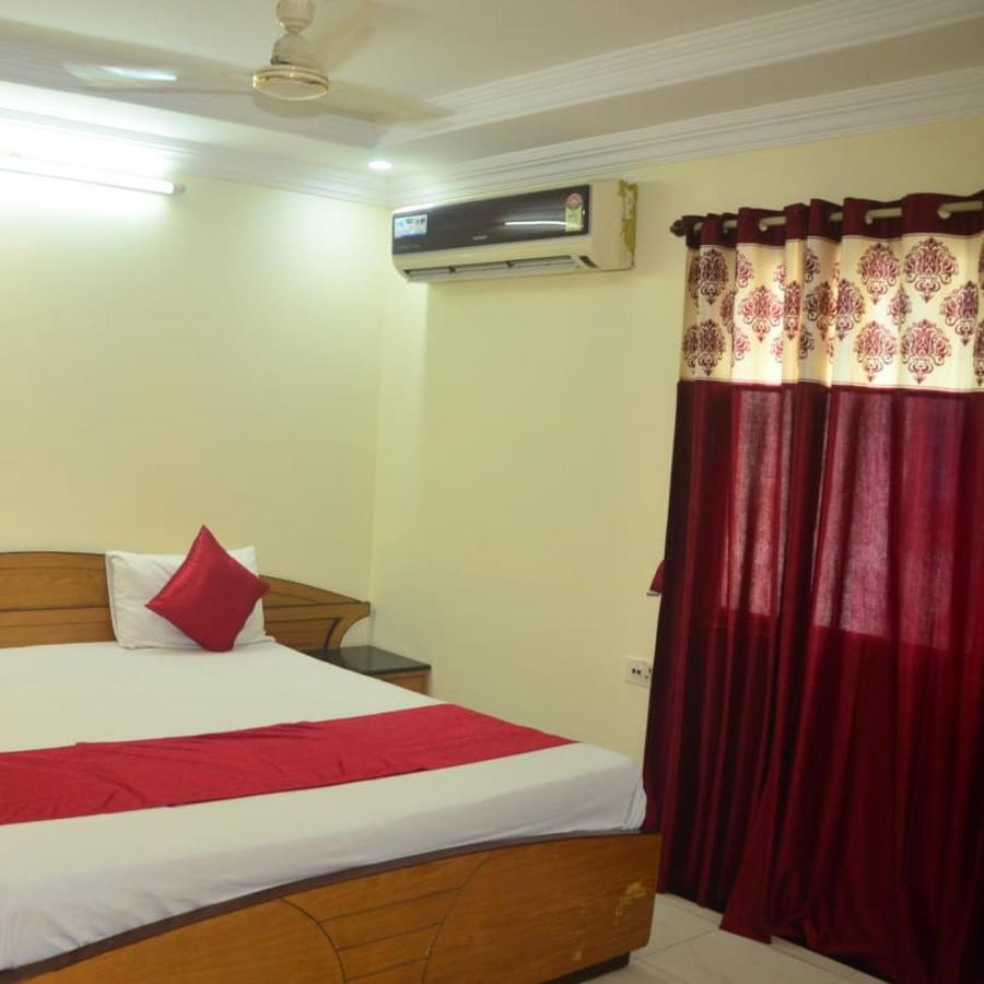 Hotel Poonam Rāipur 외부 사진
