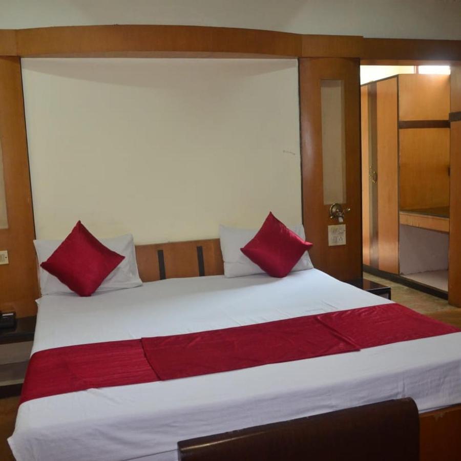 Hotel Poonam Rāipur 외부 사진