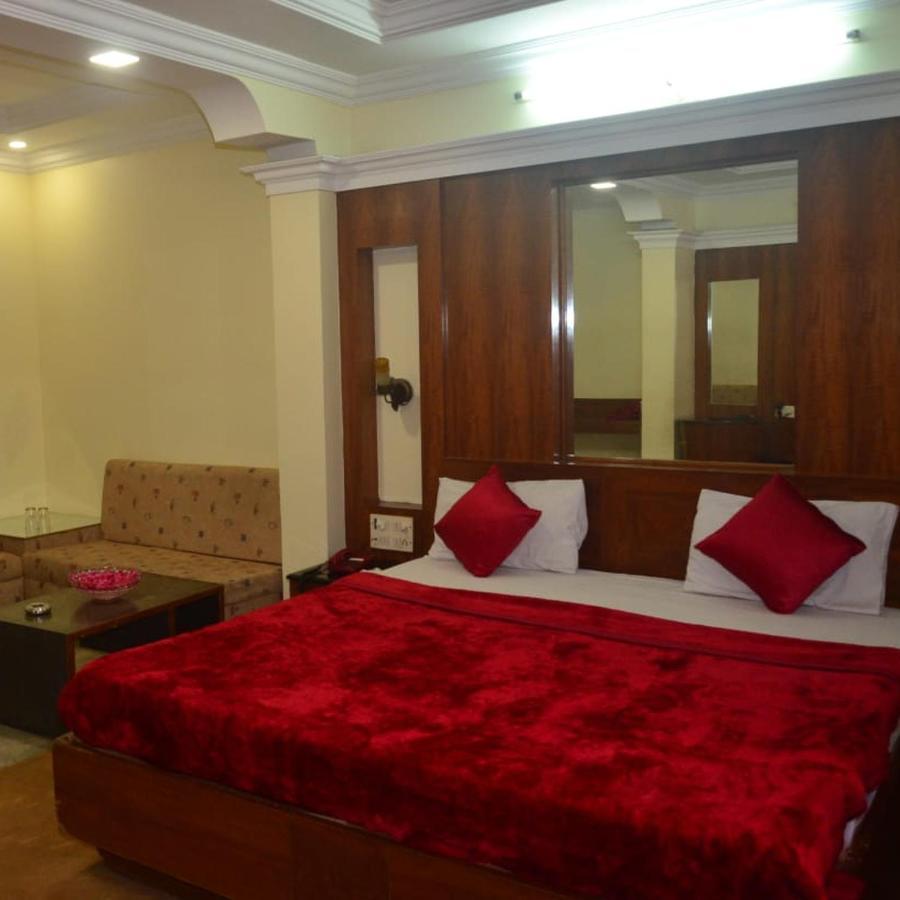 Hotel Poonam Rāipur 외부 사진