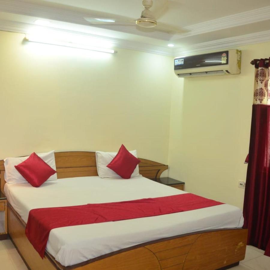 Hotel Poonam Rāipur 외부 사진