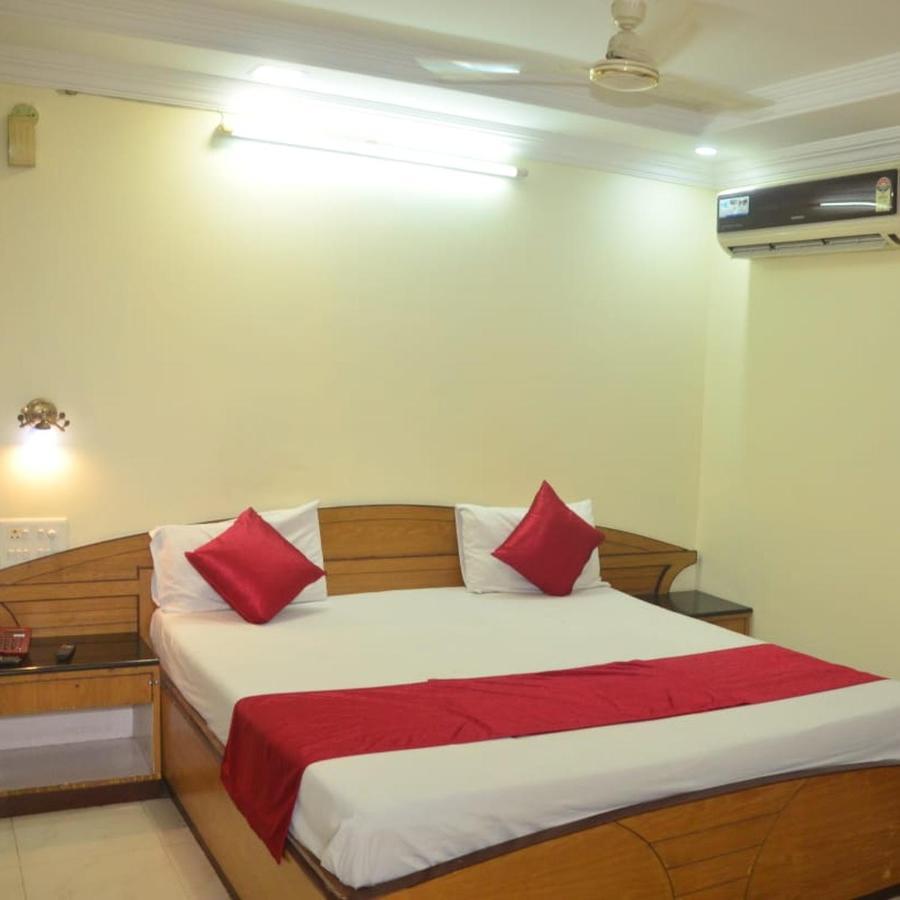 Hotel Poonam Rāipur 외부 사진